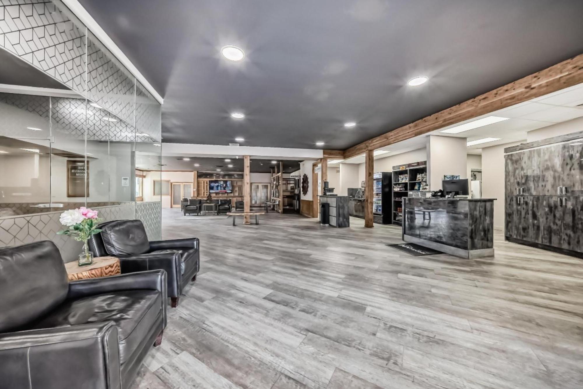 Invermere Inn & Suites Luaran gambar