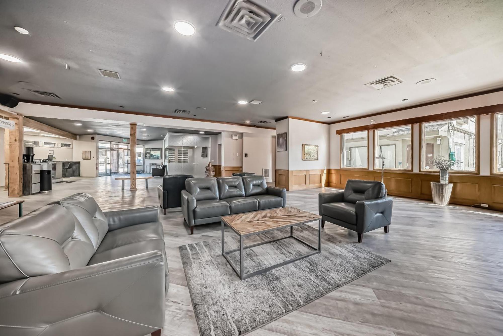Invermere Inn & Suites Luaran gambar